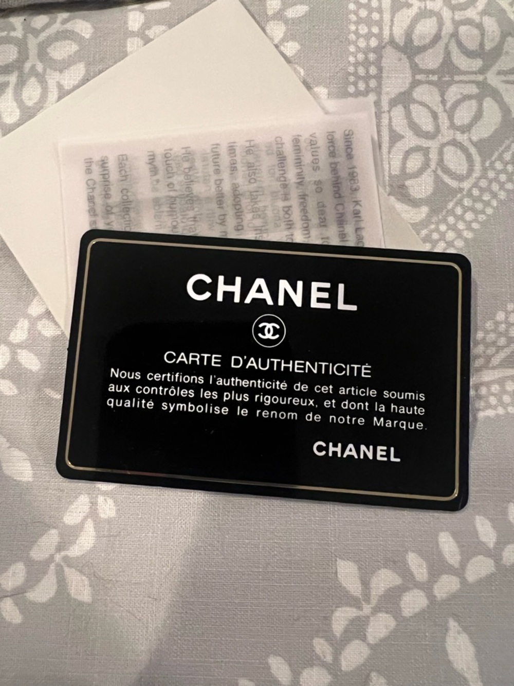 CHANEL Black Quilted Large CC Tote with Silver Hardware - Picture 2 of 8